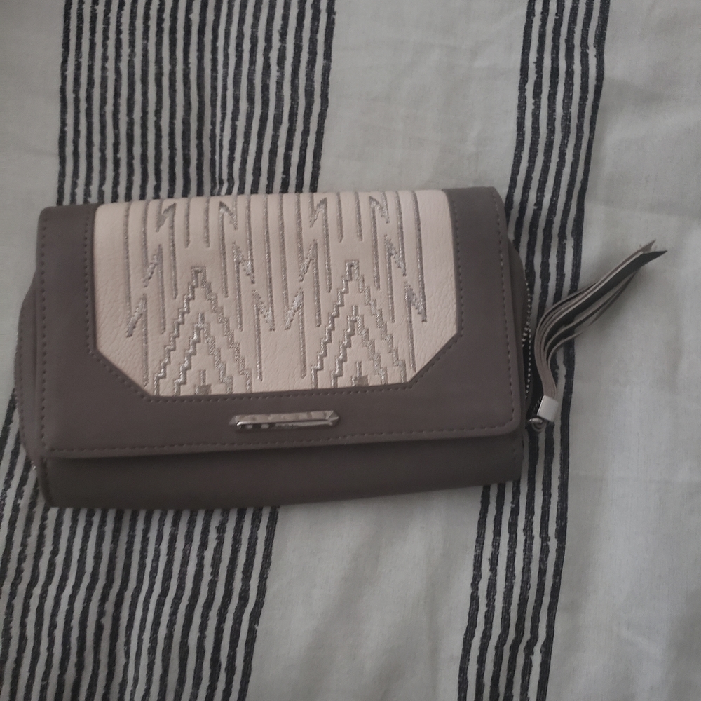 Stella and Dot Wallet